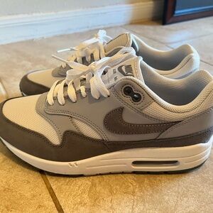 Nike Men's Gray and Brown Sneakers